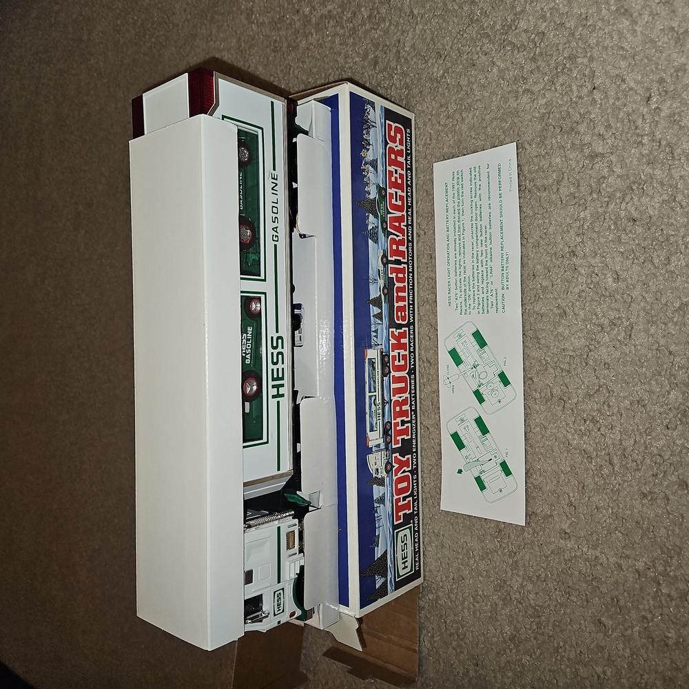 1997 Hess Toy Truck and Racers - Picture 4 of 5